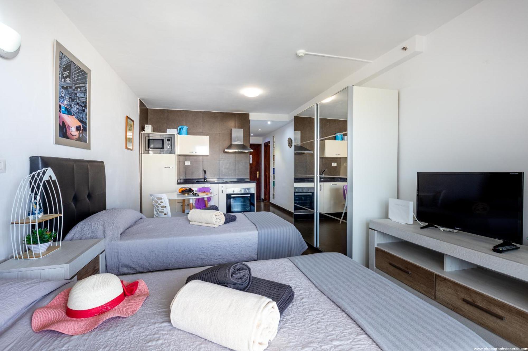603 Comodoro Studio Beach Front Лос-Крістіанос Екстер'єр фото
